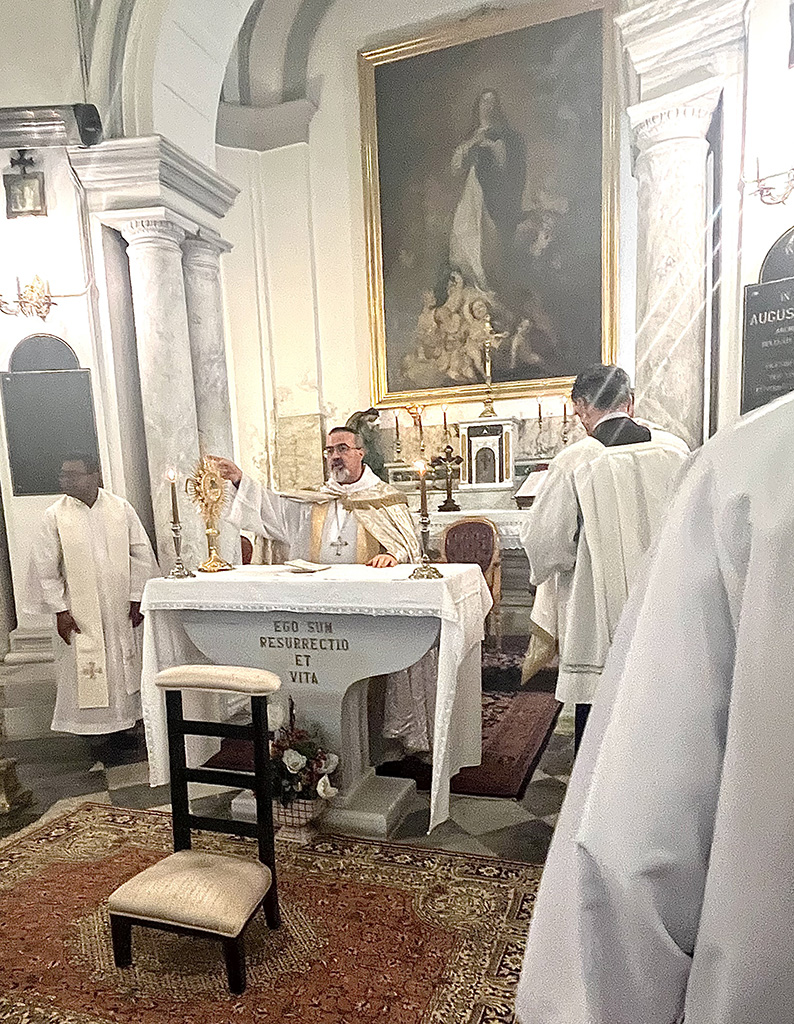 FERİKÖY LATİN KATOLİK MEZARLIĞI ŞAPELİNDE CORPUS DOMİNİ BAYRAMI KUTLAMASI 