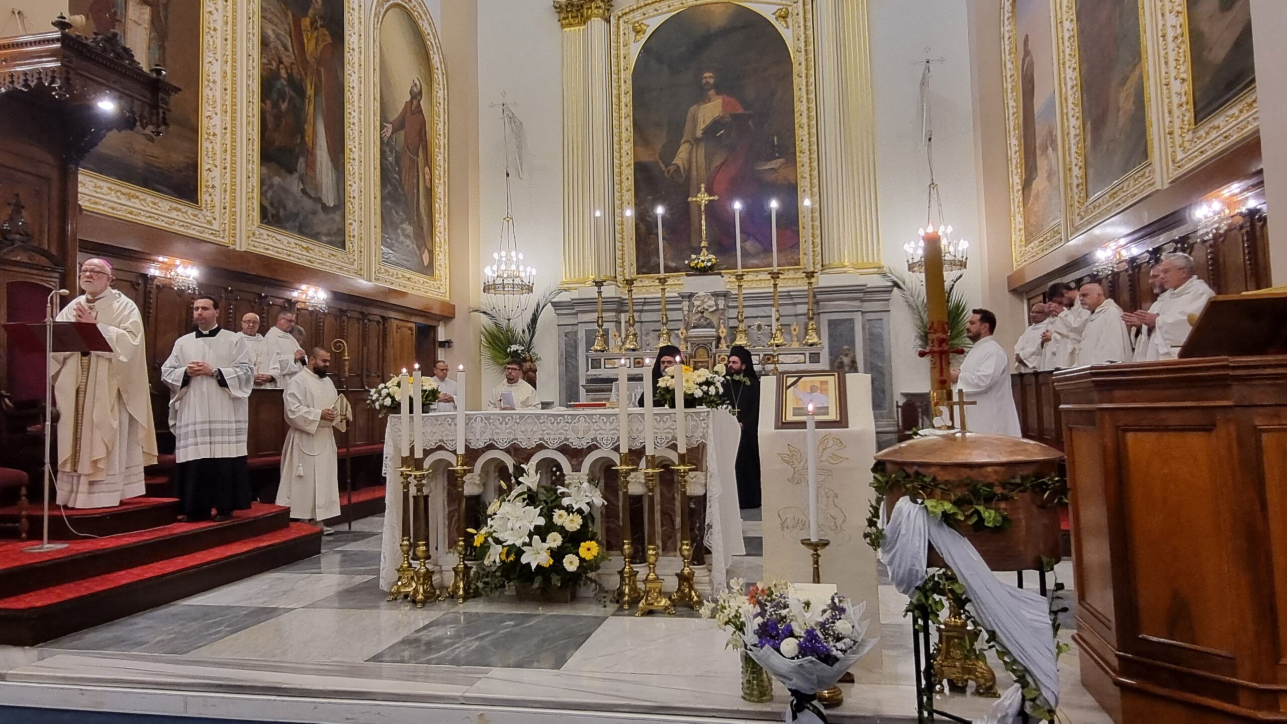 İZMİR BAŞEPİSKOPOSLUĞUNDA PAPA FRANCISKUS İÇİN ANMA AYİNİ